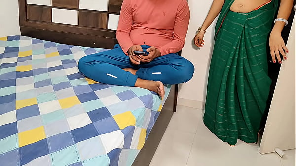 कोमल की पड़ोसी मिठाई देने आयु घर पर तो पति ने बदले में मीठा पानी छोड़ा अंदर