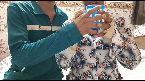 ठरकी नौकर ने हाॅट सेक्सी जवान मालकिन कि करदी डाॅगी स्टाइल बेड चुदाई